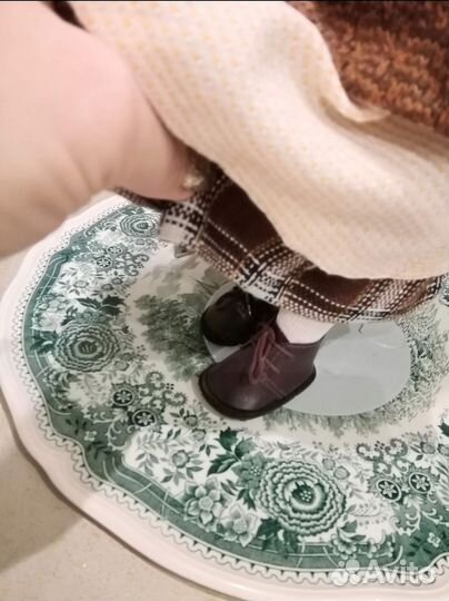 Кукла фарфоровая 42 см