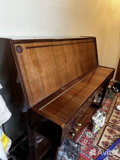 Пианино lirika