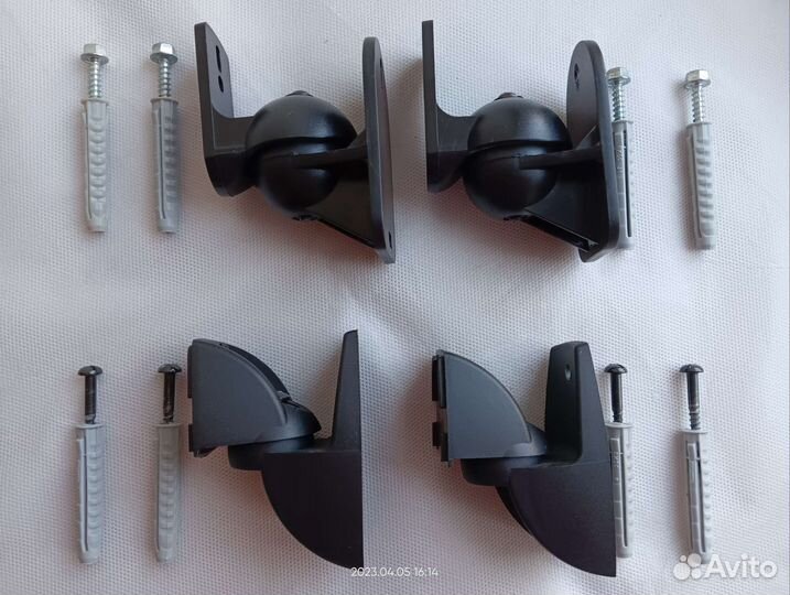 Передние панели к аппаратуре + кронштейн