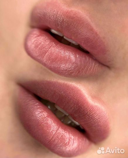 Модель перманентный макияж