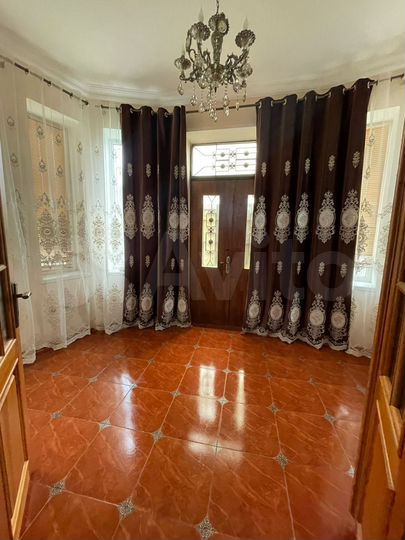 Дом 276 м² на участке 8 сот.