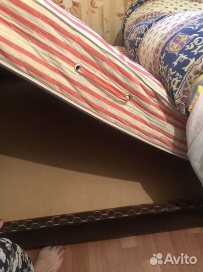 Кровать