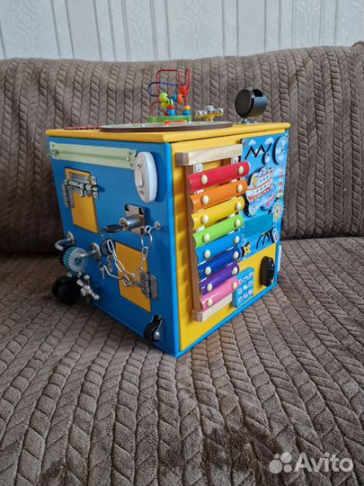 Бизиборд куб