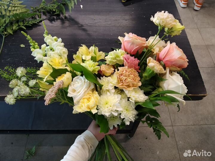 Помощник флориста