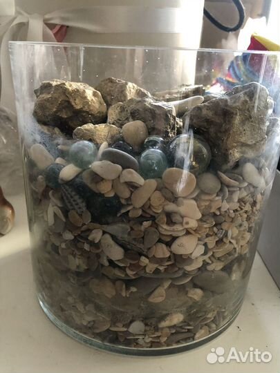 Ваза декоративная с камнями