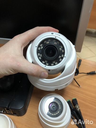 Комплект видеонаблюдения 4 камеры б/у с монитором