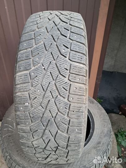 Gislaved Nord Frost 200 225/65 R17