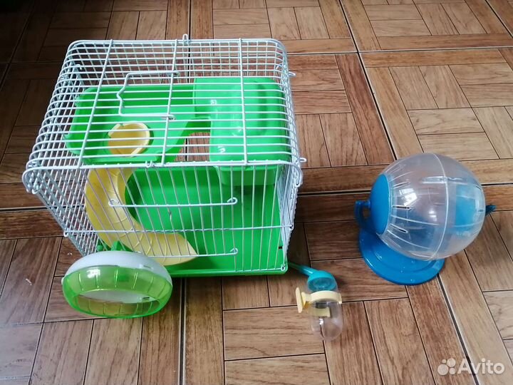 Клетка для хомяка и шар прогулочный