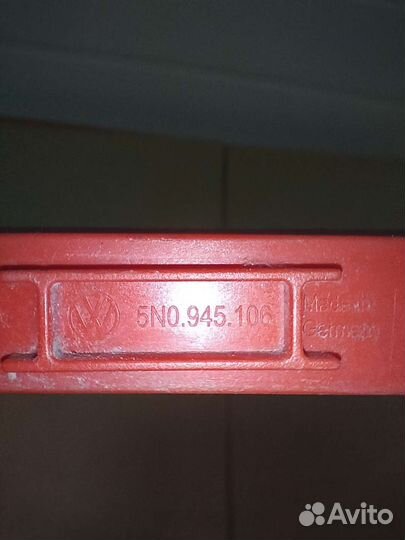 Отражатель заднего бампера Volkswagen Tiguan 11-17