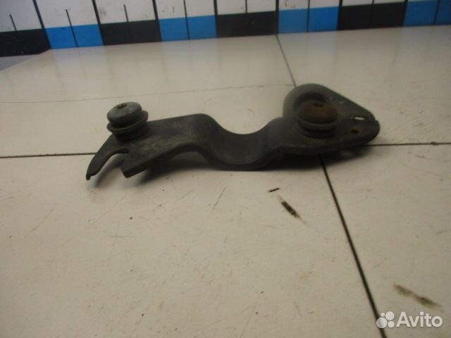 Кронштейн козырька солнцезащитного Scania P, G, R