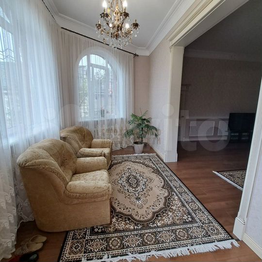 Дом 185 м² на участке 6 сот.