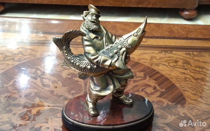 Бронзовая статуэтка рыбак