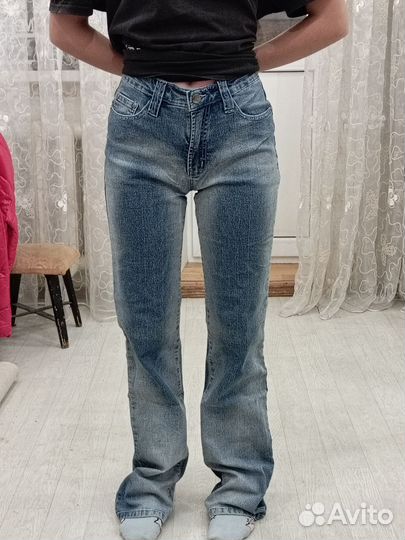 Джинсы клеш женские