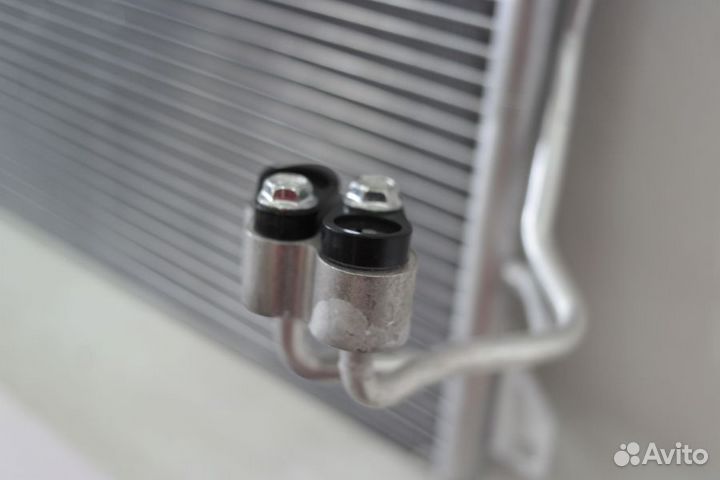 Радиатор кондиционера Ауди Q7 03-10