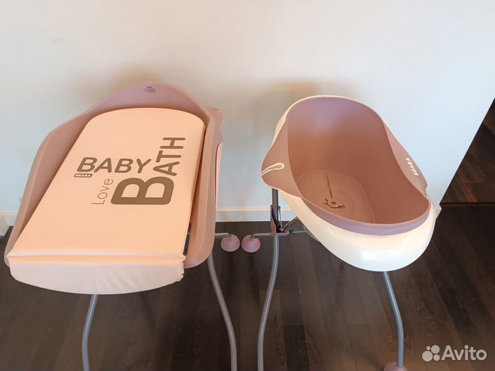 Пеленальный столик и ванночка beaba на подставках