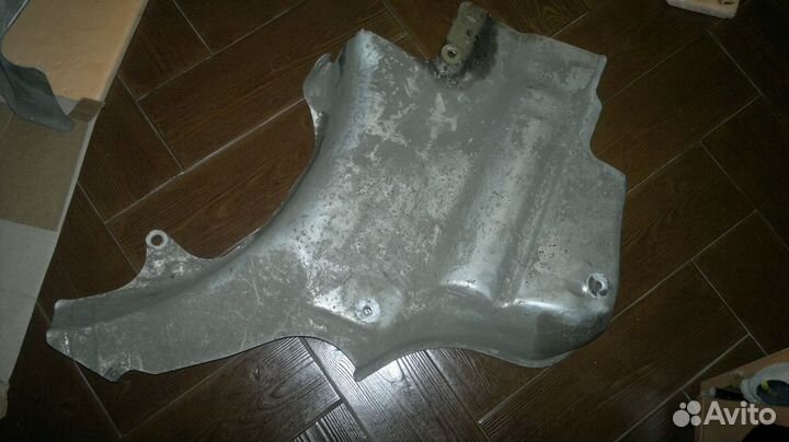 Бентли Bentley GT тепловой экран слева сзади