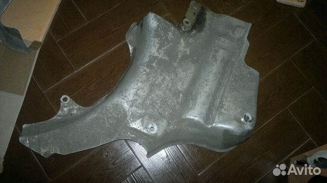 Бентли Bentley GT тепловой экран слева сзади