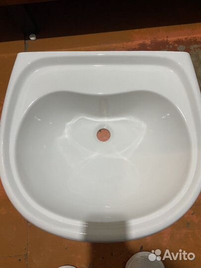 Раковина новая