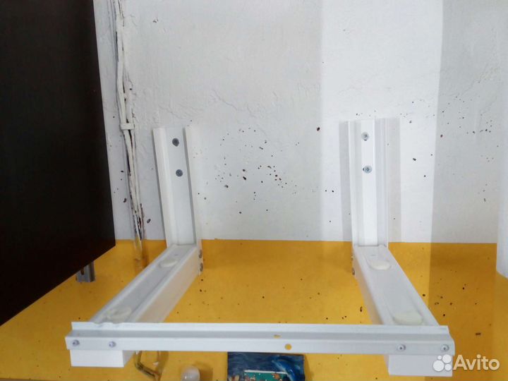 Микроволновая печь Starwind SWM5920 с полкой