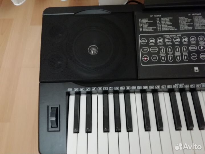 Зарезервирован Синтезатор denn DEK 612