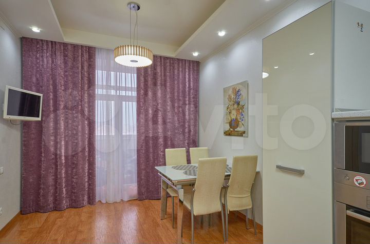 4-к. квартира, 138 м², 7/10 эт.