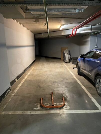 Машиноместо, > 30 м²