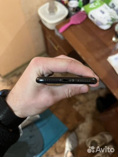 iPhone SE (2020), 64 ГБ