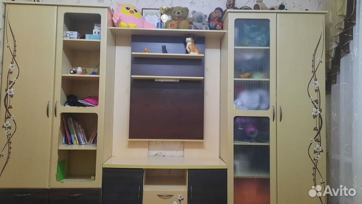 Стенка в гостиную бу