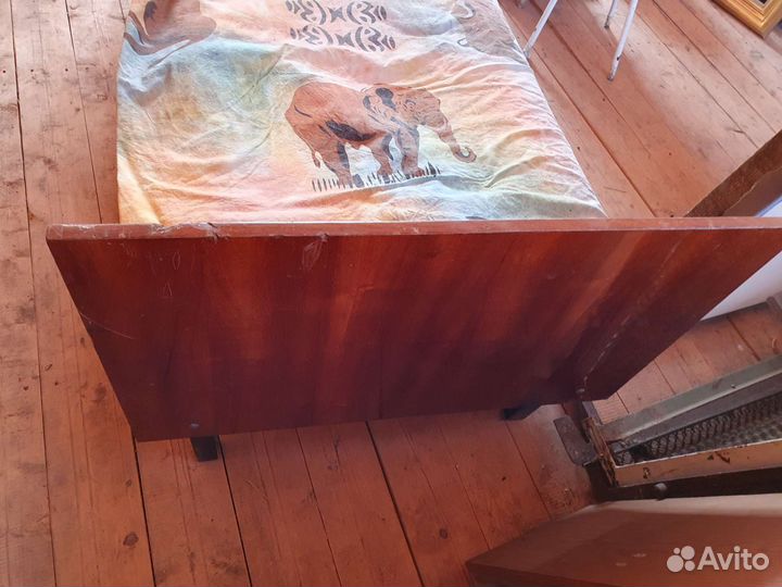 Кровать одноместная б.у