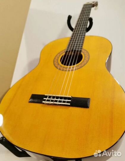 Гитара Yamaha c40 новая, отстроена. Магазин