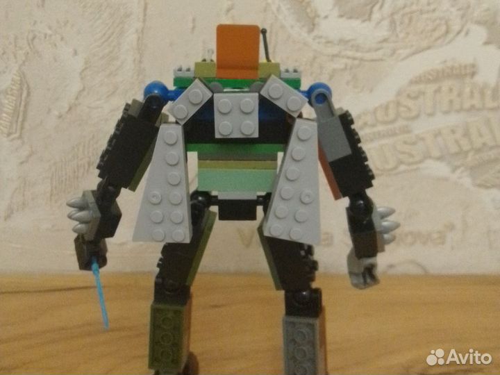 Lego робот с крыльями но не летает