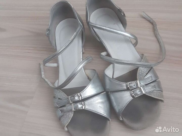 Босоножки для девочки