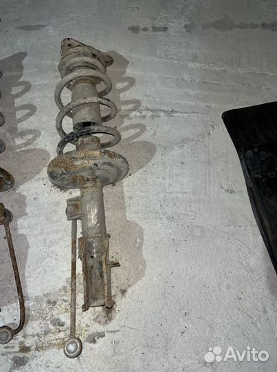 Стойка передняя правая в сборе LADA Vesta Оригинал