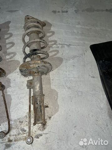 Стойка передняя правая в сборе LADA Vesta Оригинал