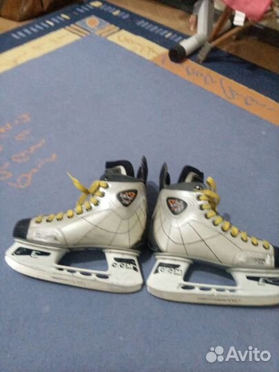Коньки хоккейные