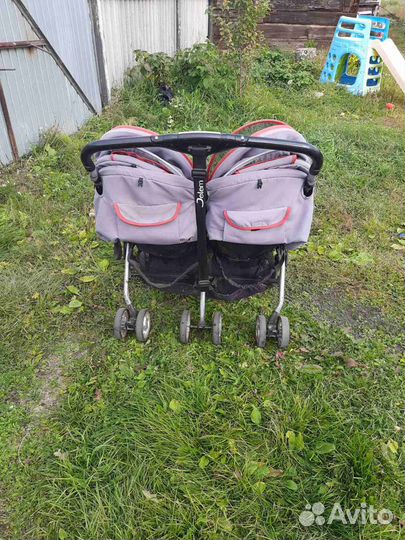 Коляска для двойни