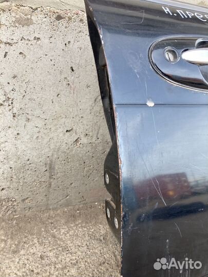 Передняя правая дверь Nissan presea