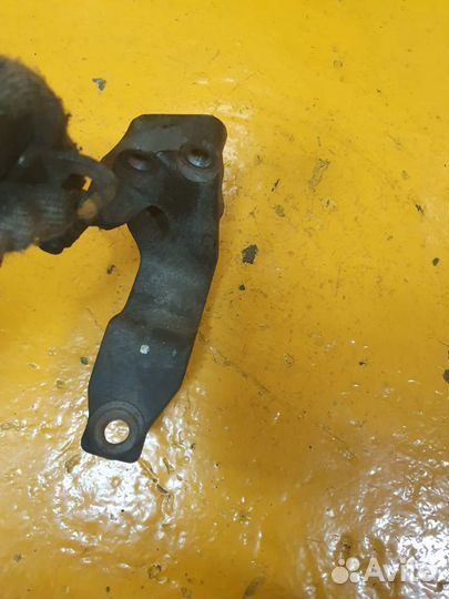 Кронштейн крепления правой опоры двс 3.0 1mz-fe 1m