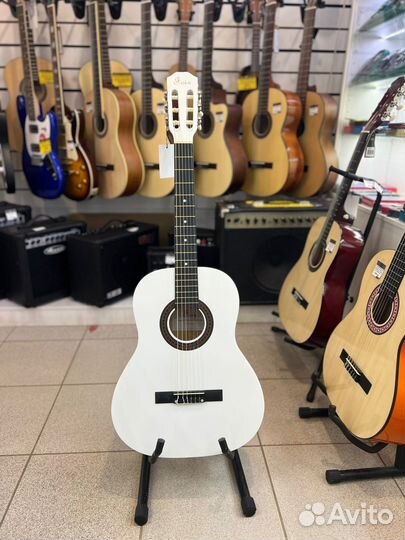 Классическая гитара 3/4 с чехлом