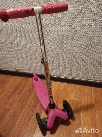 Самокат детский со светящимися колесами