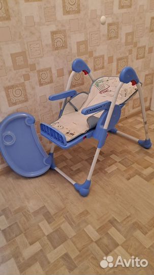 Три детских кресла для кормления