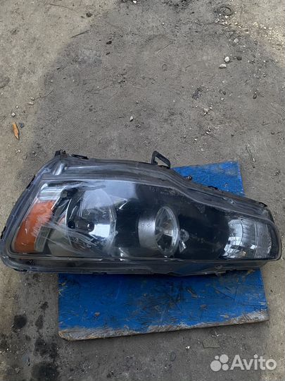 Фары на mitsubishi lancer 10