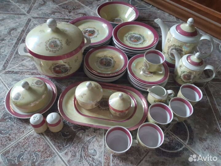 Сервиз чайный и столовый Мадонна