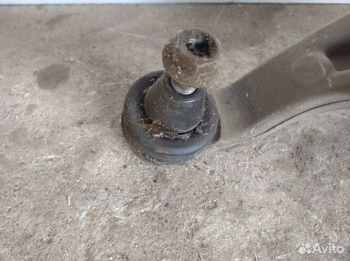 Рычаг подвески верхний задний левый Nissan Teana