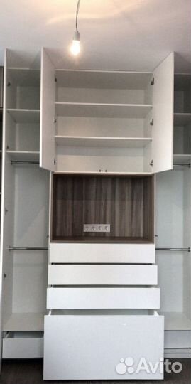 Рабочая зона у окна