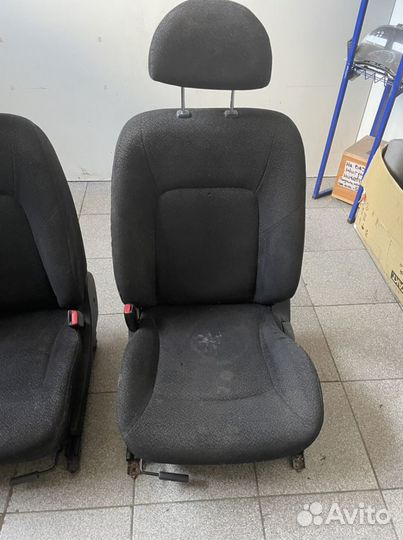 Сиденья передние правое / левое Hyundai Sonata IV