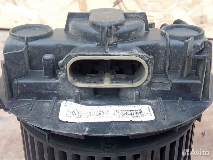 Моторчик печки Renault Logan