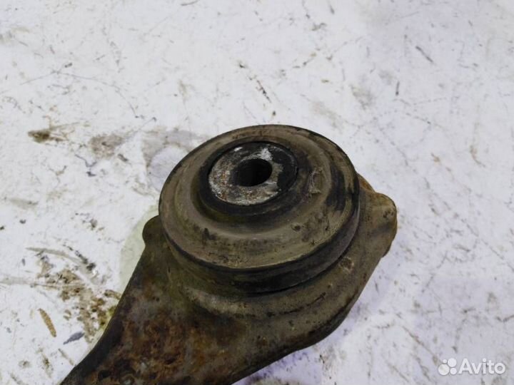 Рычаг передний левый нижний