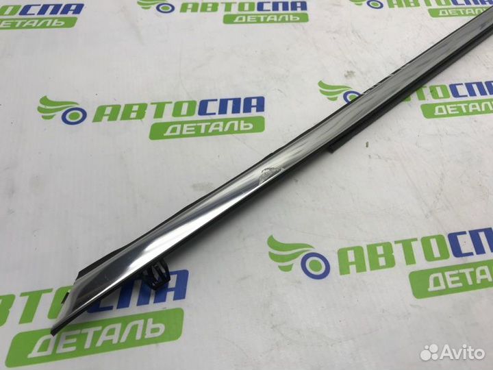 Молдинг двери передний левый Mazda Cx-30 DM / DN