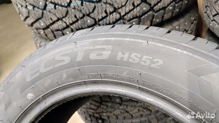 Kumho Ecsta HS52 215/45 R16 90V